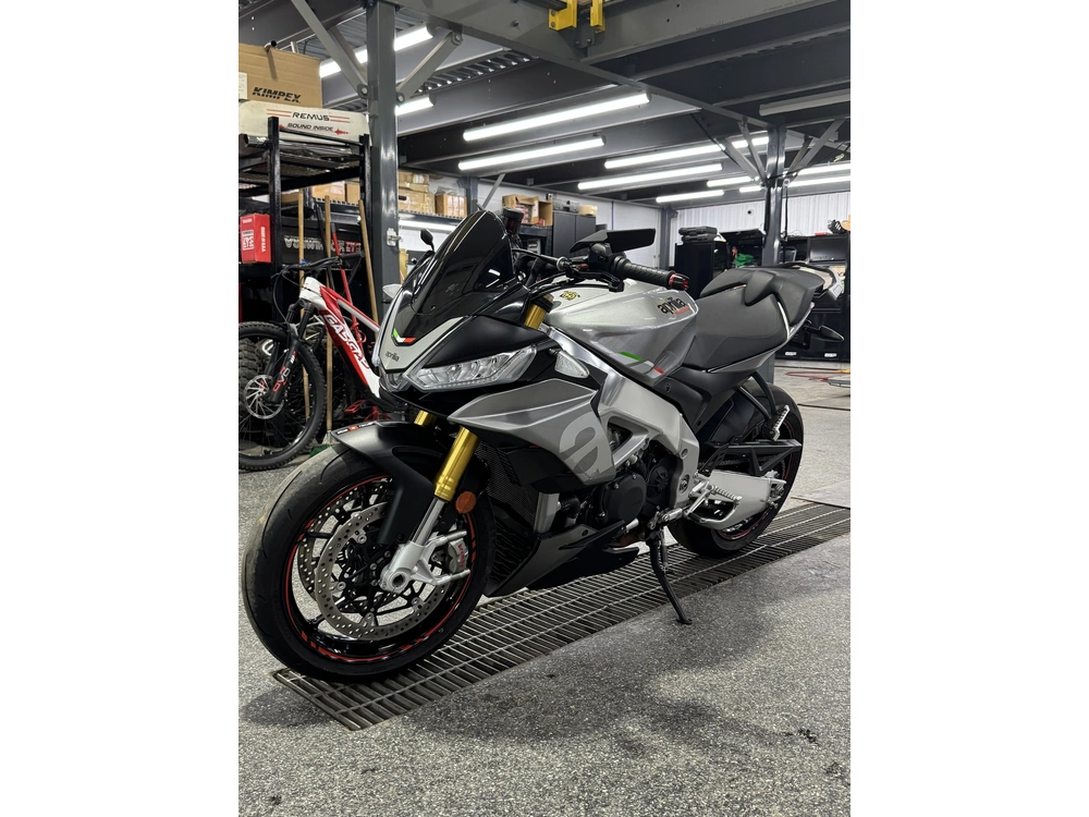 Autre Tuono V4 1100 2021 alt