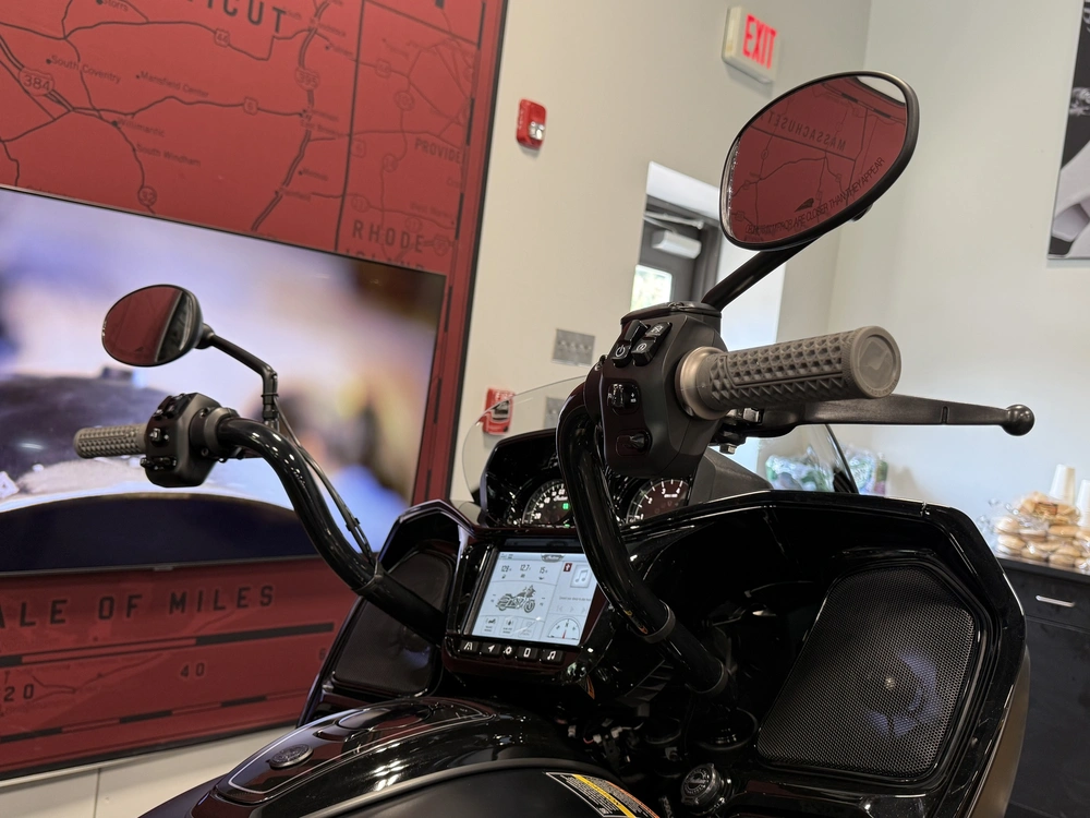 2026 Indian Motorcycle Challenger 112 Dark Horse® With Powerband Audio alt