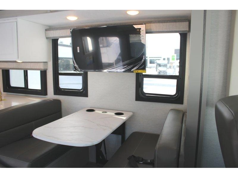 Thor Motor Coach Resonate 30c 2026 alt