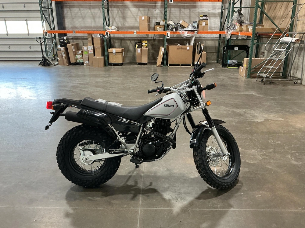 2027 Yamaha Tw200 alt