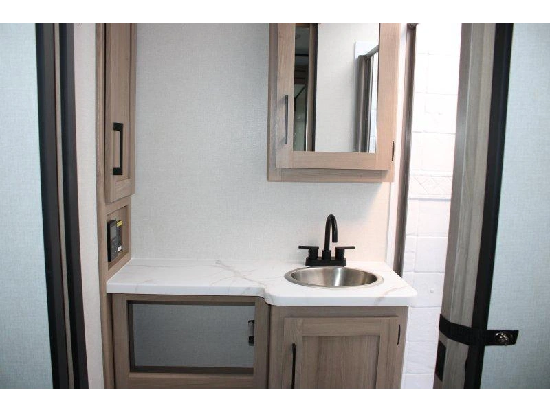 Keystone Rv Coleman 2115rk 2026 alt