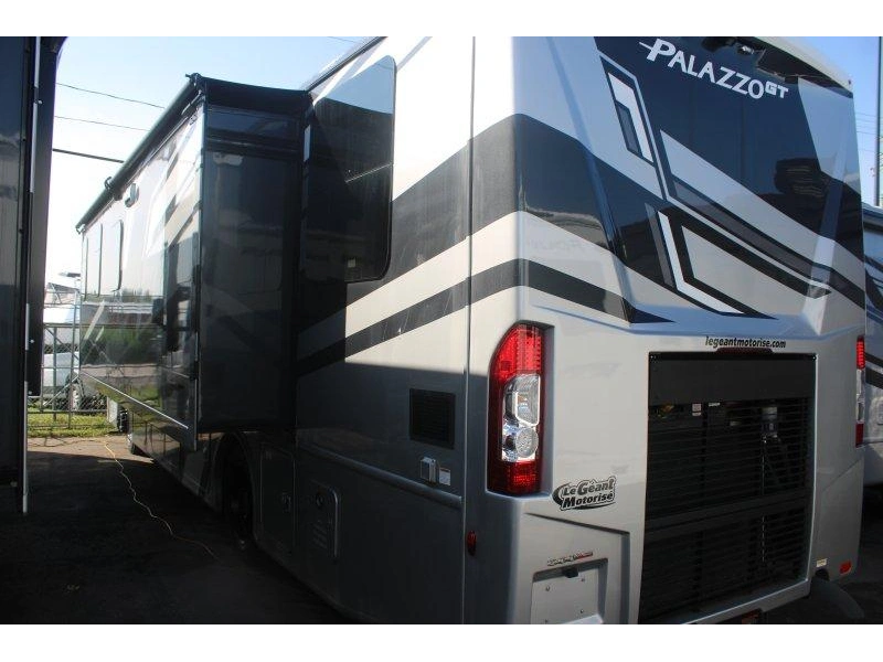 Thor Motor Coach Palazzo 33.6 2026 alt