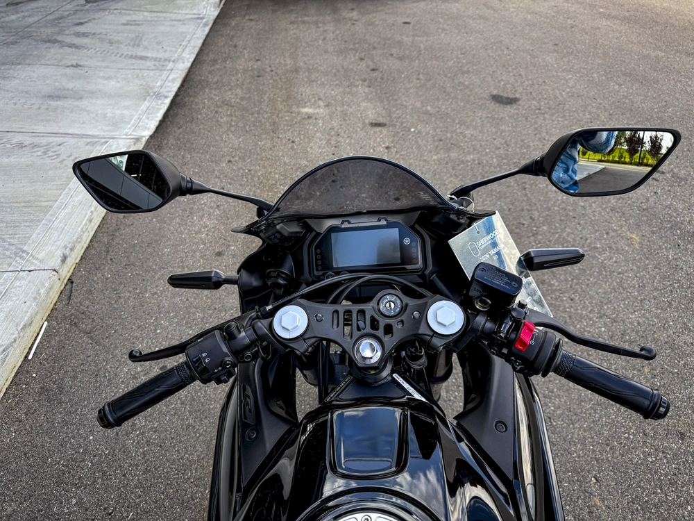 2026 Yamaha R3 alt