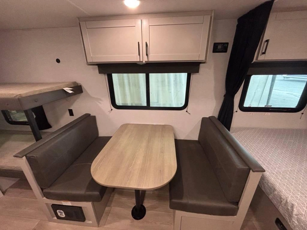 Jayco Jay Flight 175bh 2027 alt