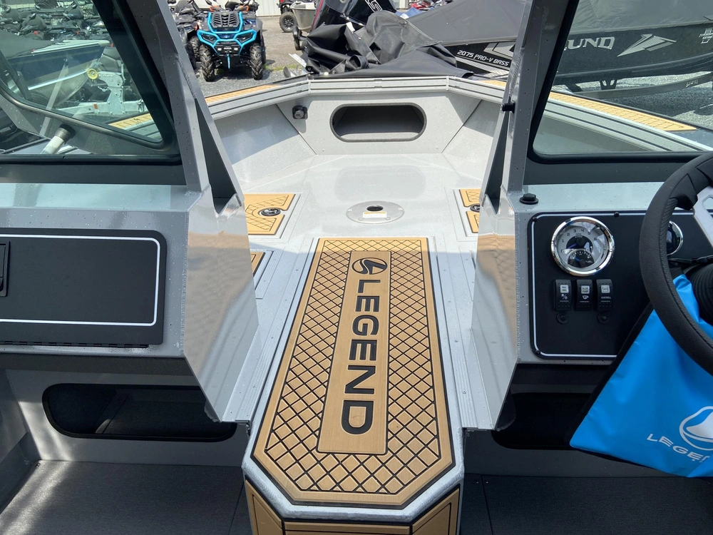 2026 Legend 19 Titanium Rugged alt
