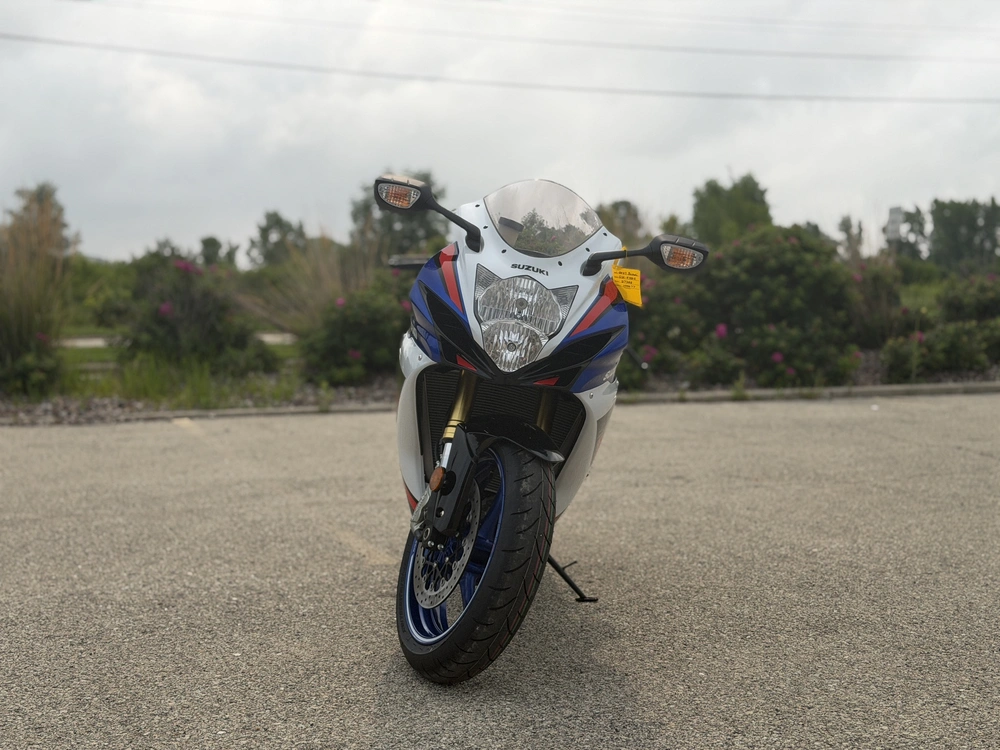 2027 Suzuki Gsx-r750z alt