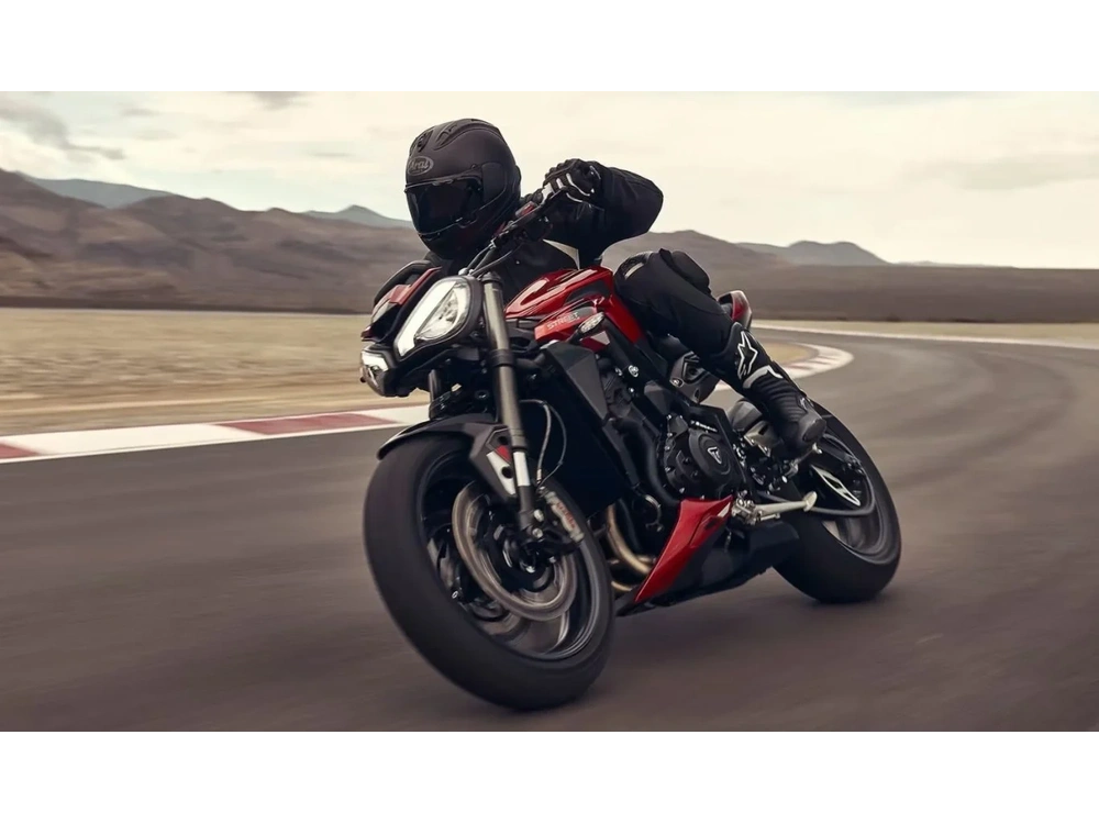 2026 Triumph Street Triple alt