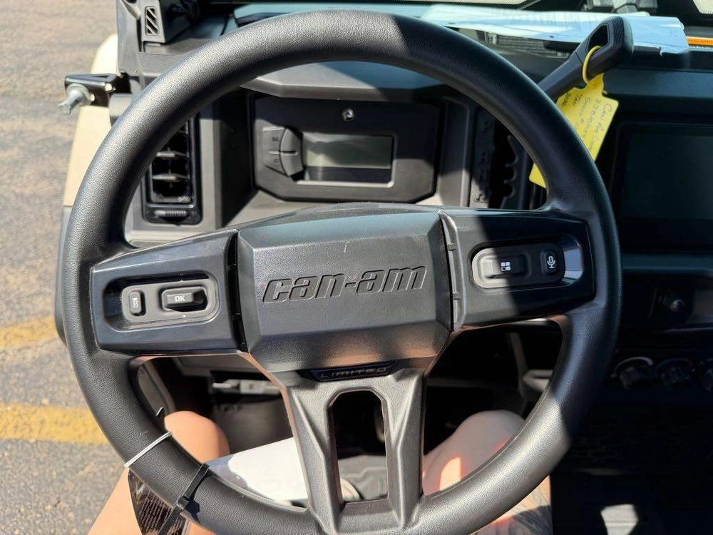 2026 Can-am Defender Limited Hd11