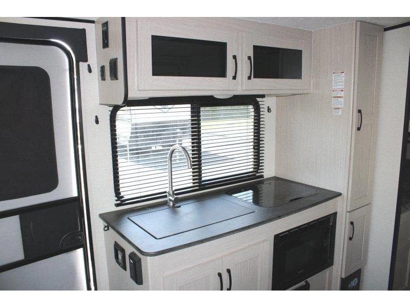 Coachmen Apex 194bhs 2022 alt
