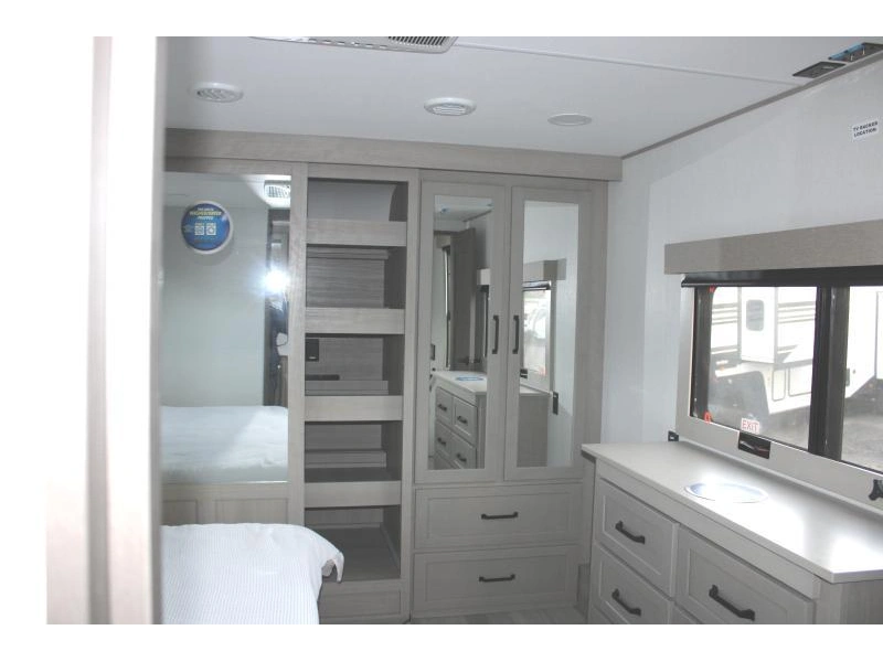 Grand Design Momentum 414m 2026 alt