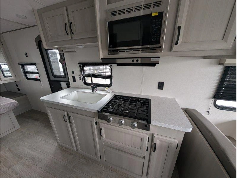 Coachmen Catalina 221epic 2027 alt