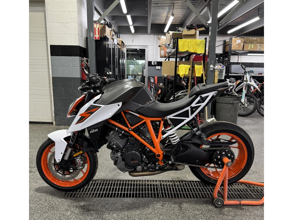 Ktm Super Duke R 2018 alt