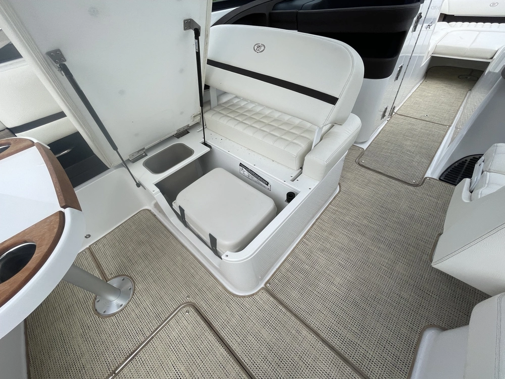 2017 Cobalt Boats R30 alt