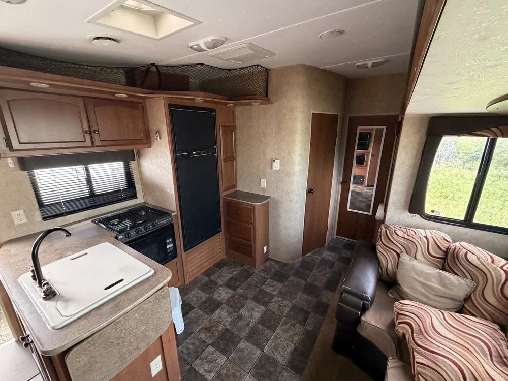 2013 Dutchmen Razorback 2950 Toy Hauler alt
