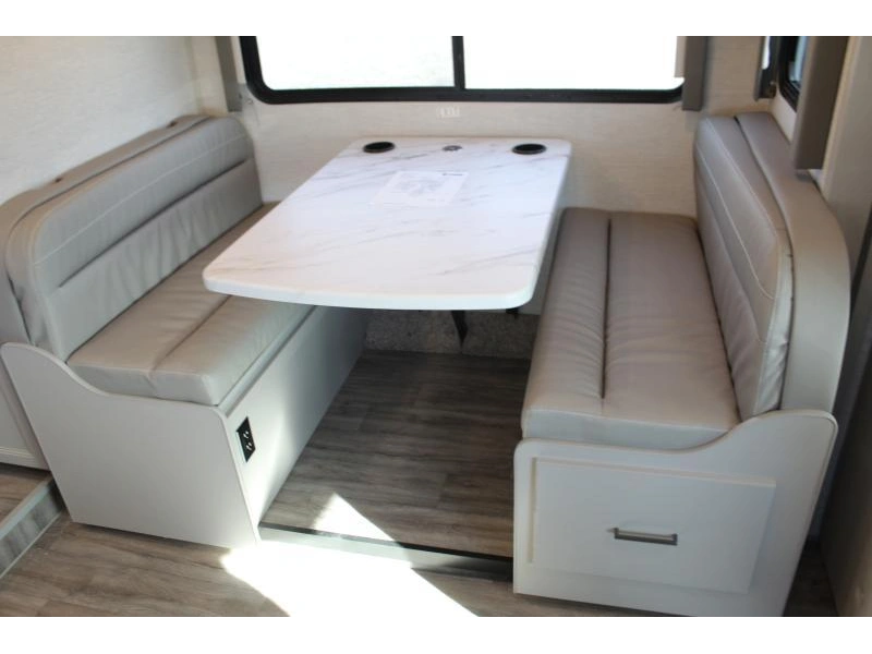 Thor Motor Coach Four Winds 24f 2025 alt