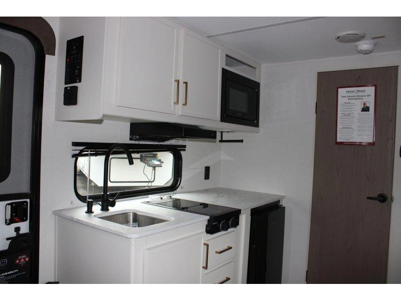 2026 Grand Design Transcend 151bh alt