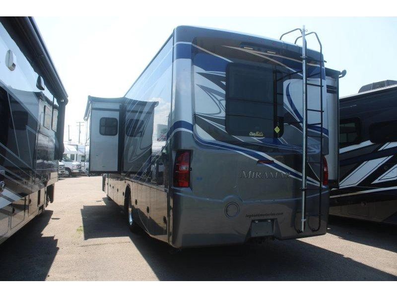 Thor Motor Coach Miramar 35.2 2022 alt