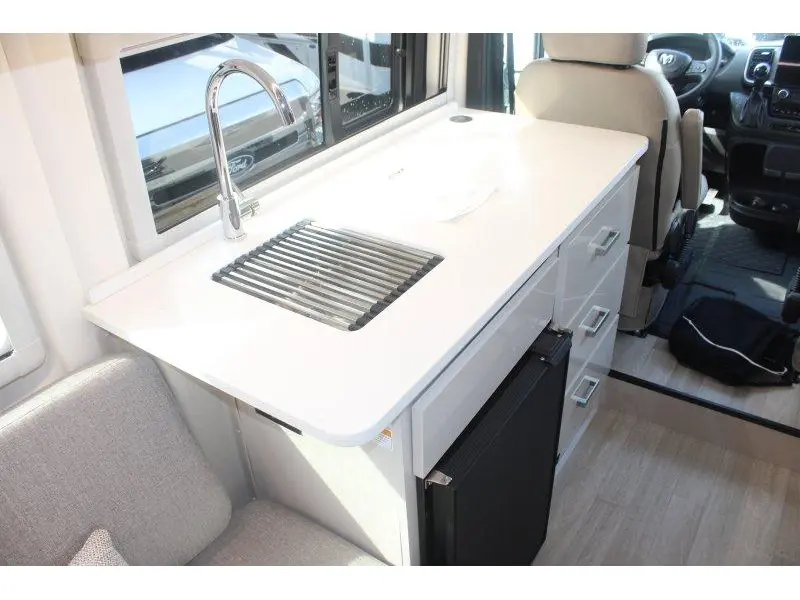 2027 Thor Motor Coach Tellaro