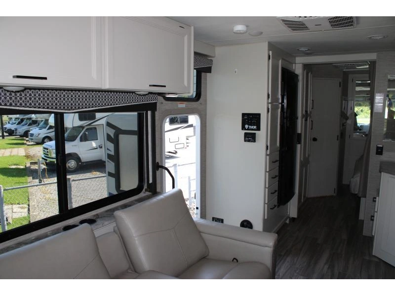 2023 Thor Motor Coach Ace 29g alt