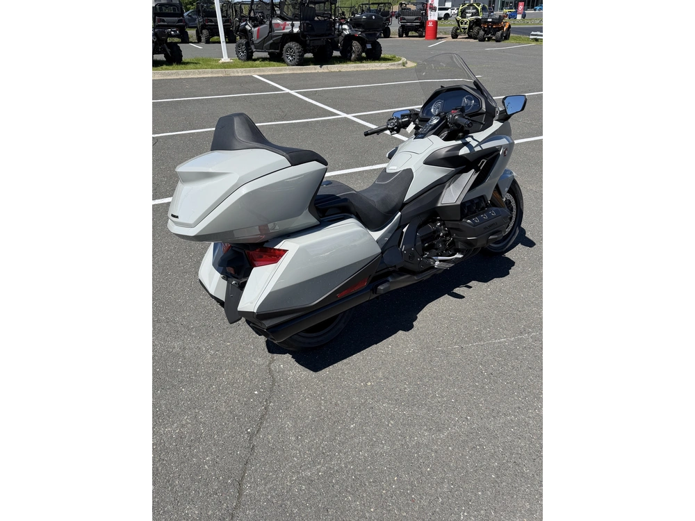 Honda Gold Wing Tour 2026 alt