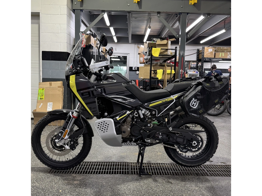 Husqvarna Norden 901 Expeditio 2025 alt