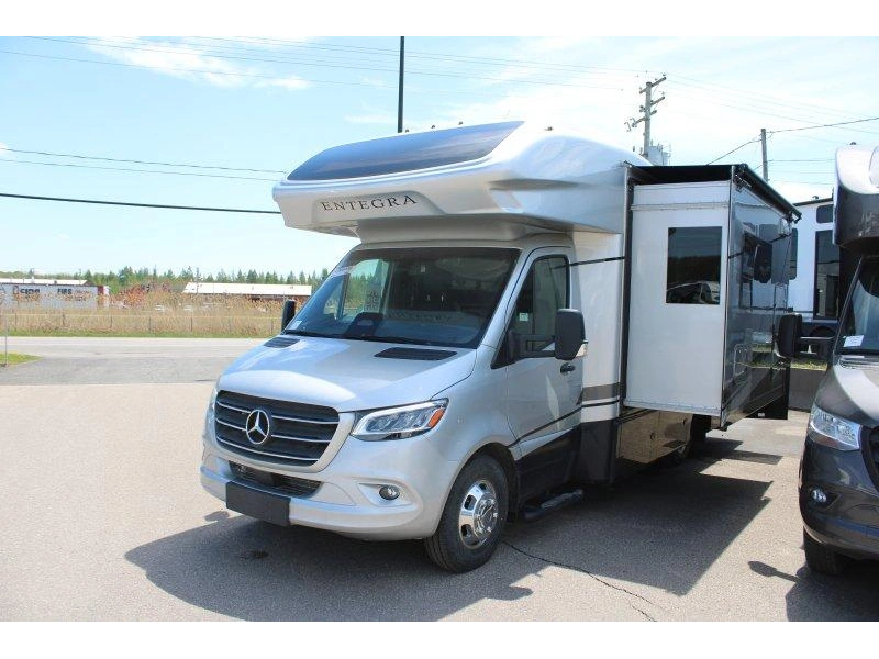 Entegra Coach Qwest 25m 2026 alt