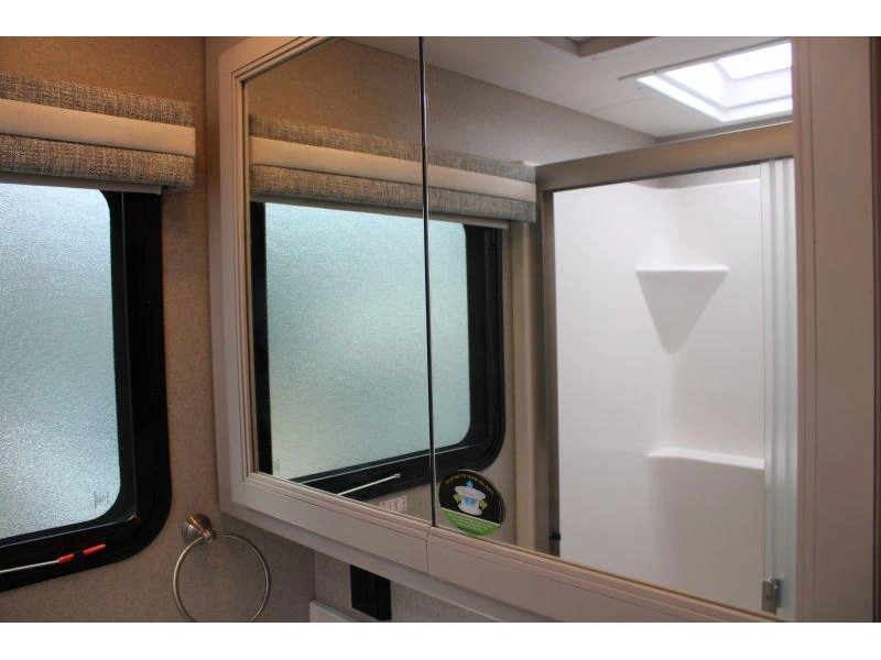 Thor Motor Coach Aria 3702 2027 alt