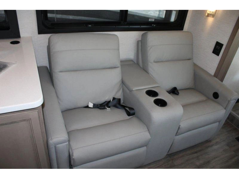 Thor Motor Coach Indigo Mm30 2026 alt