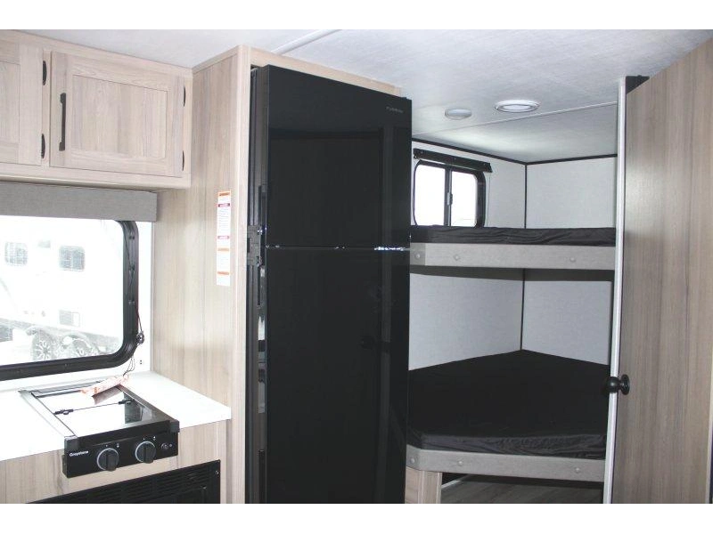 Keystone Rv Coleman 25b 2026 alt