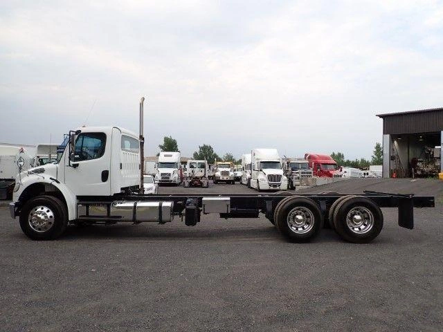 Freightliner M2-106 2013