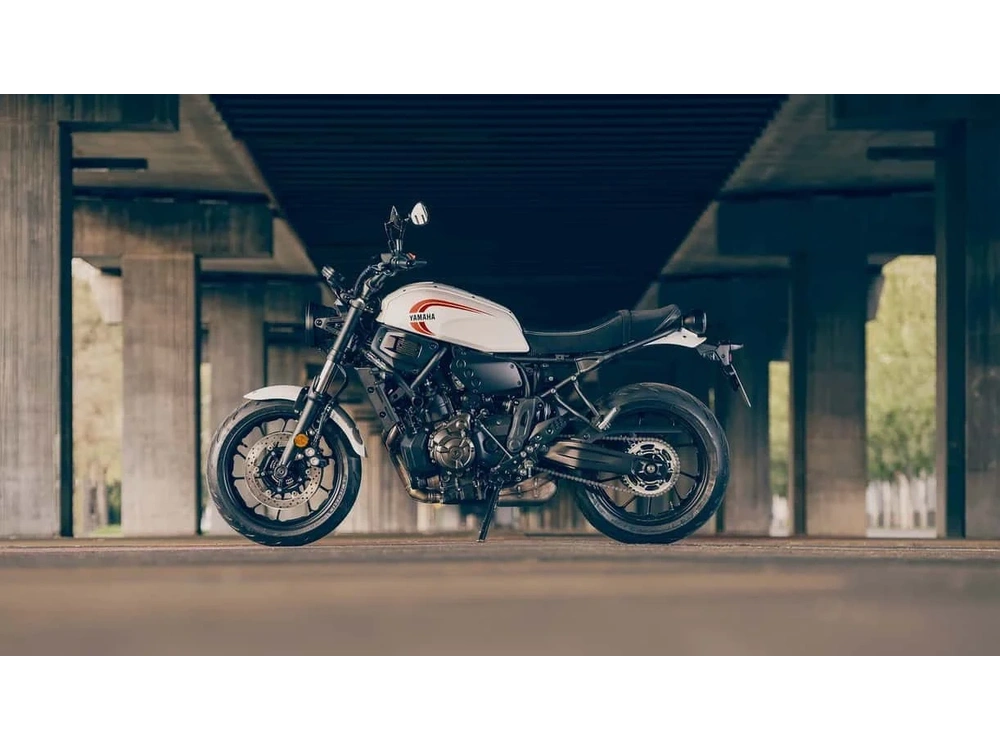 2025 Yamaha Xsr700 Heritage White alt
