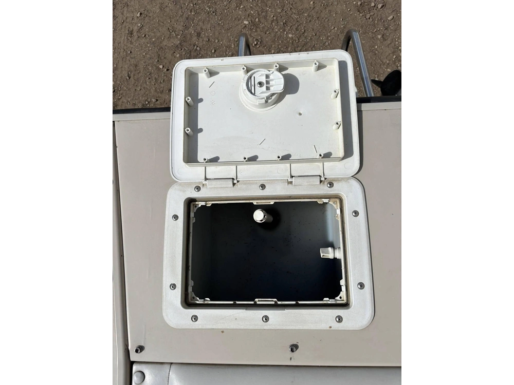 2003 Crestliner 1850 Sportfisher - 15hp Honda alt