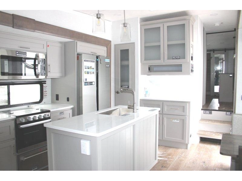Alliance Avenue 32rls 2026 alt