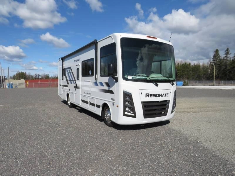 Thor Motor Coach Resonate 30c 2026 alt