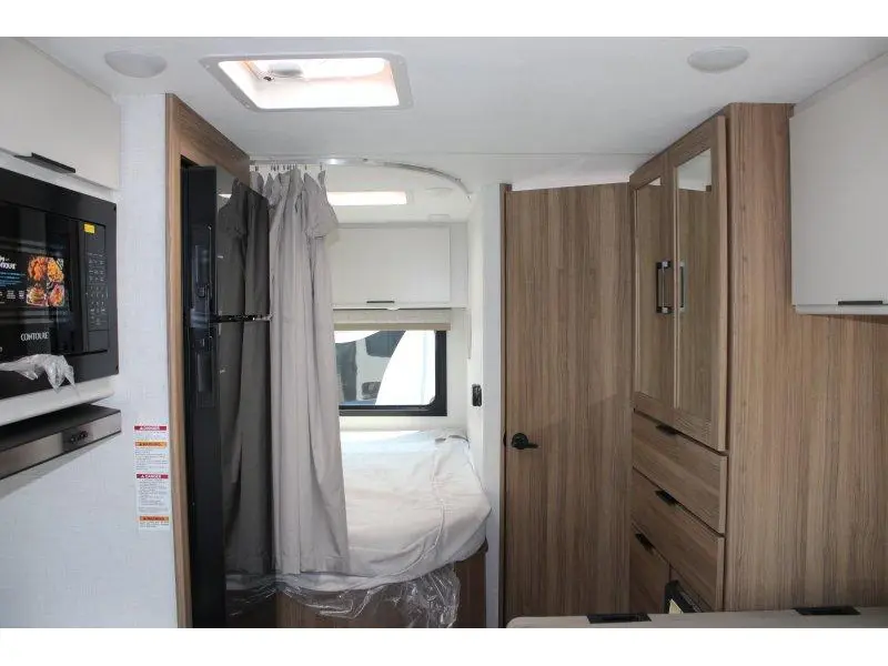 Thor Motor Coach Four Winds 2027