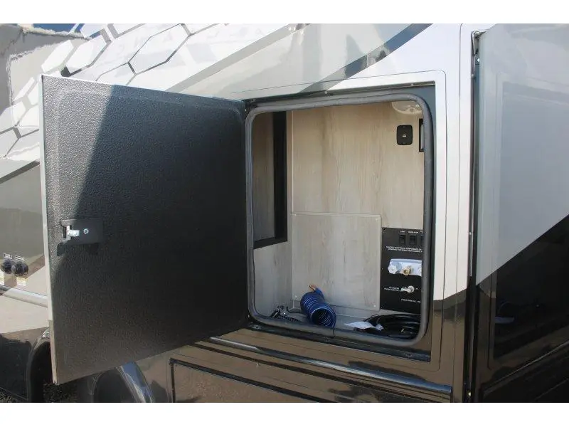 Dynamax Isata 3 24TW 2027