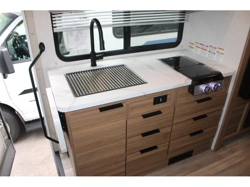 2027 Thor Motor Coach Four Winds 25Z