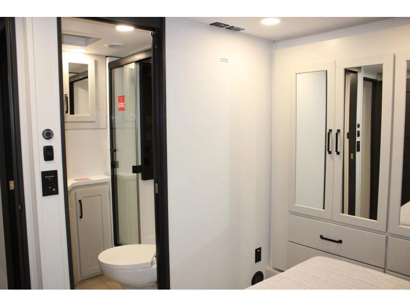 Grand Design Momentum 344m 2026 alt