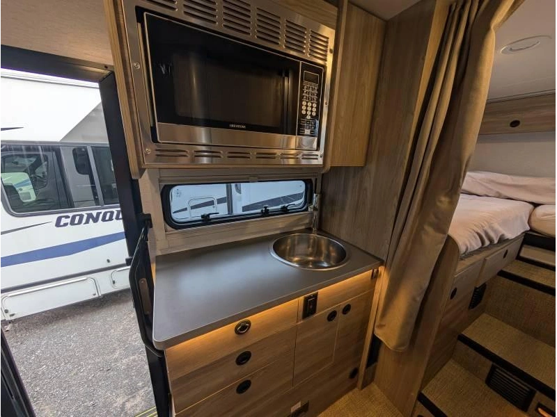 Winnebago Ekko 23b 2025 alt