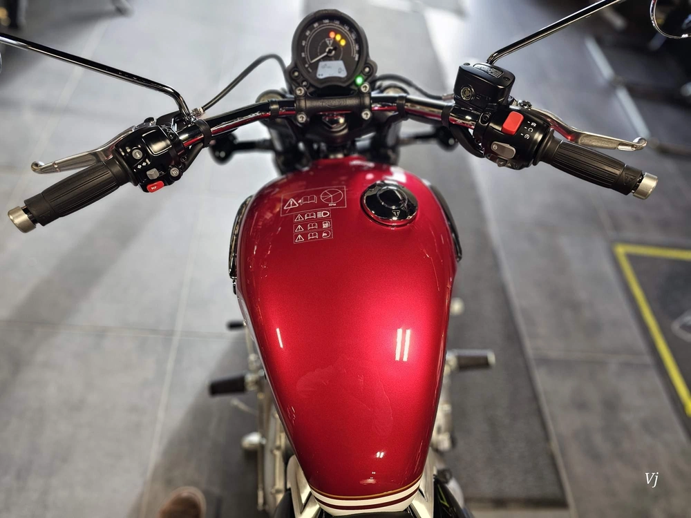 2026 Triumph Bonneville Speedmaster alt
