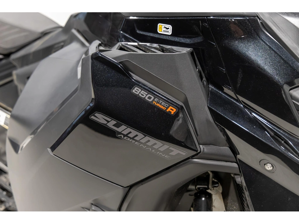 2026 Ski-doo Summit Edge 165 Turbo Cjtc alt