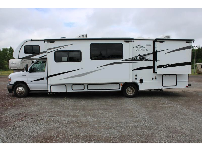 2023 East To West Entrada 2900ds alt