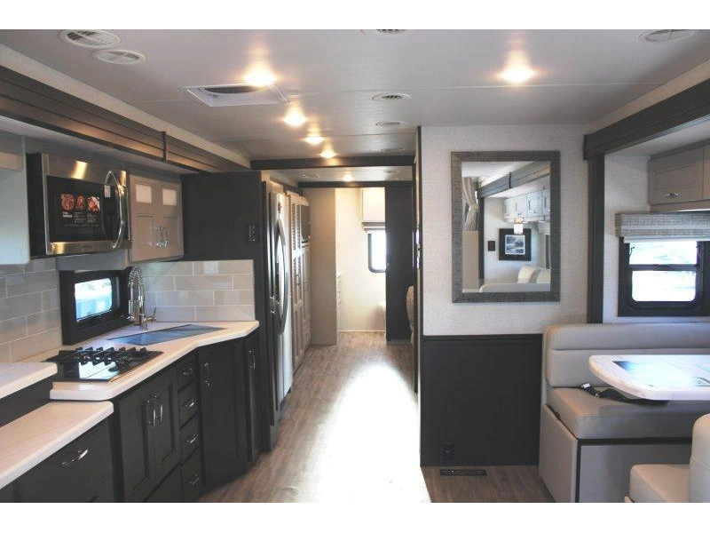 Thor Motor Coach Inception 38dx 2026 alt