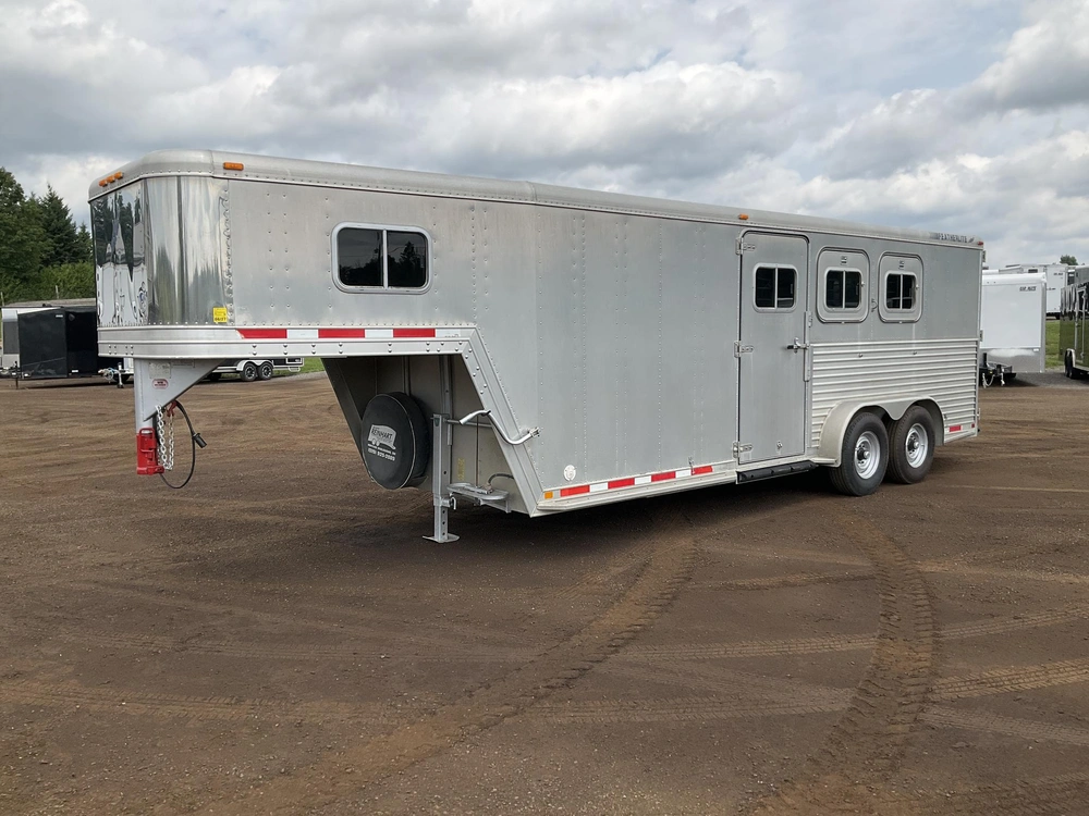 1997 Featherlite Model 8548 3 Horse Slant All Aluminum Gooseneck Horse Trailer alt