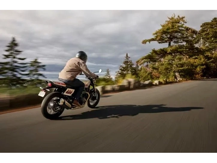 2026 Triumph Tracker 400 Racing Yellow alt
