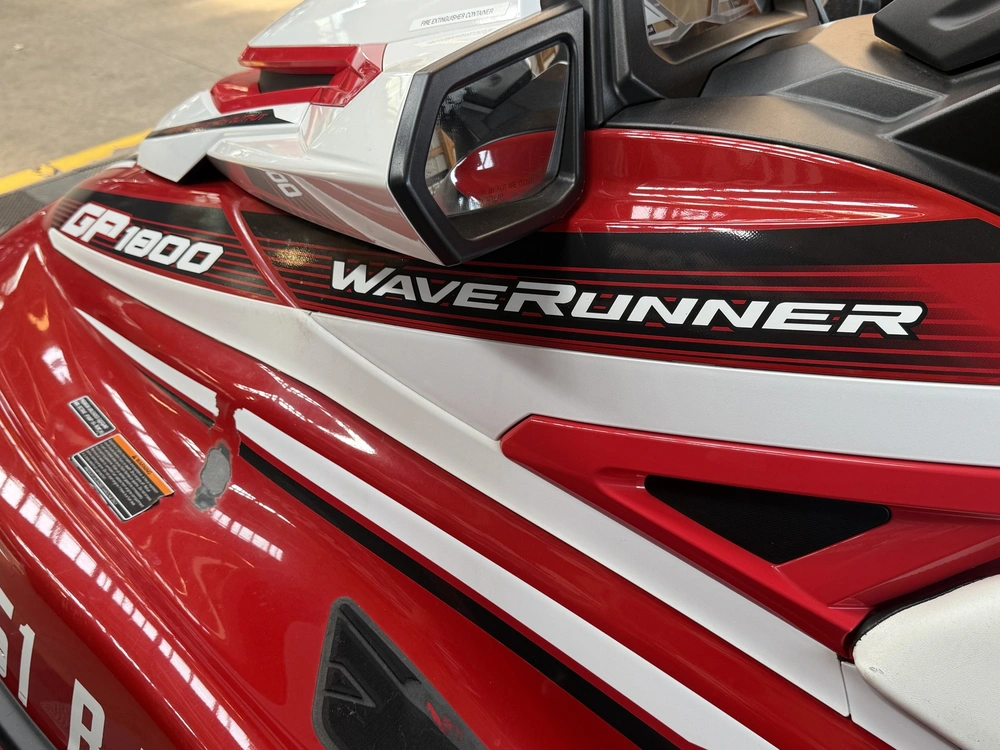 2017 Yamaha Wave Runner alt
