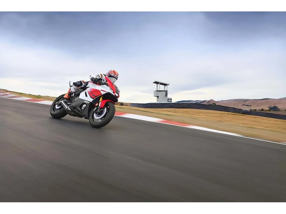 2026 Yamaha Yzf-r7 70th Anniversary alt