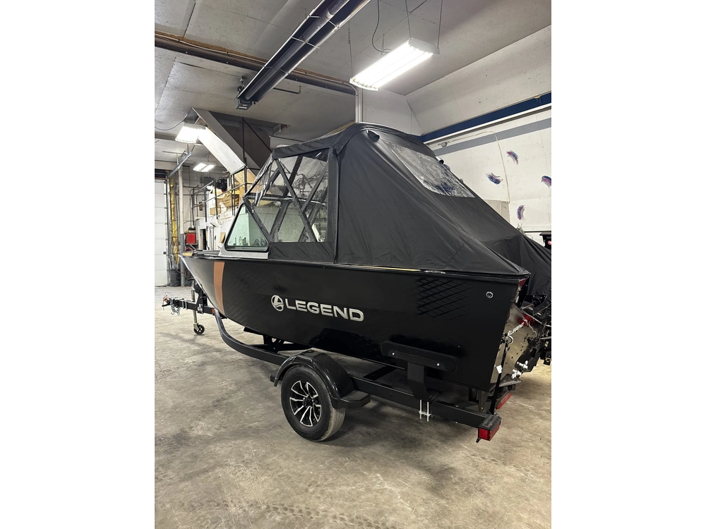 2027 Legend 19 Titanium Rugged alt