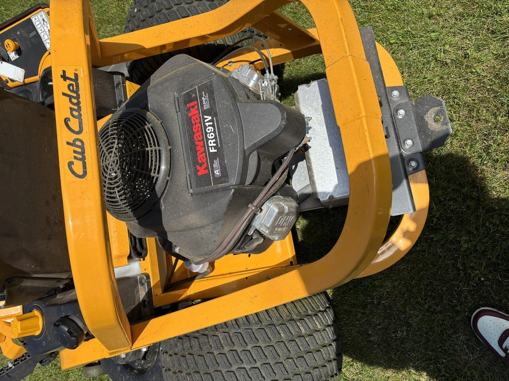 2025 Cub Cadet Zt2 50 alt