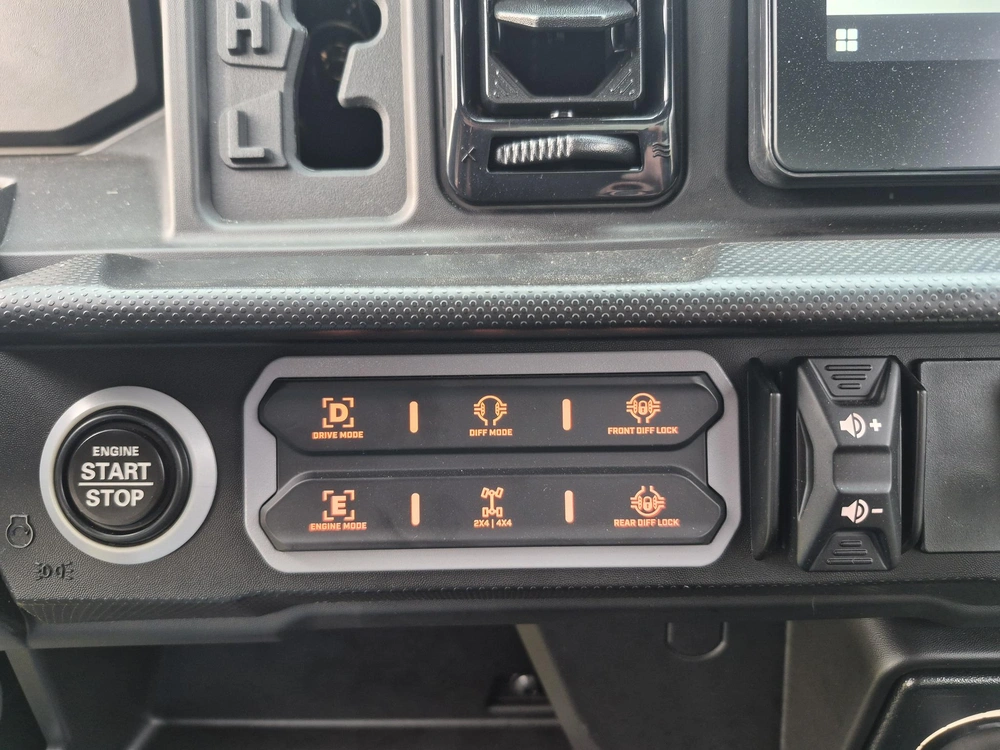 2026 Can-am Defender Limited Cab Hd11 alt